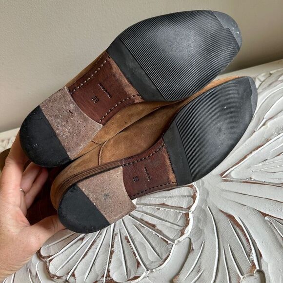 Hugo Boss textured knee high leather boot size 39 - Picture 6 of 7